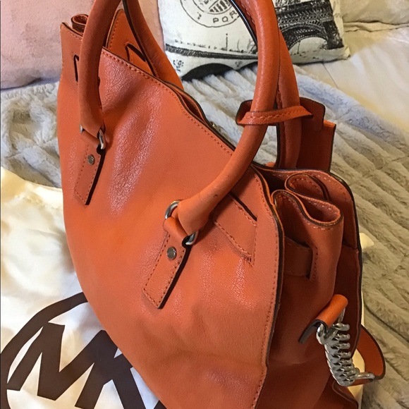 SOLD!Michael Kors- Hamilton Bag - Picture 6 of 8